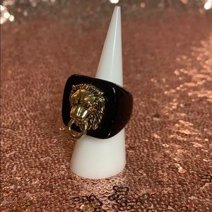 Black and gold acrylic lion ring